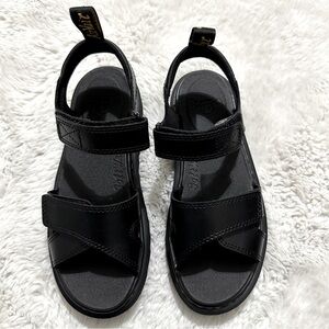 Dr. Martens Big Girl Vossie J Black Flatform Sandals Size 4 LA004 Kids Shoes